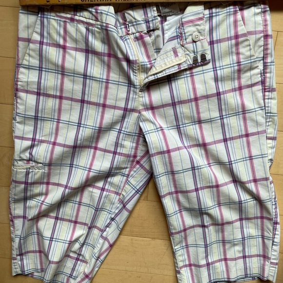 Dockers Golf Shorts - Picture 4 of 9